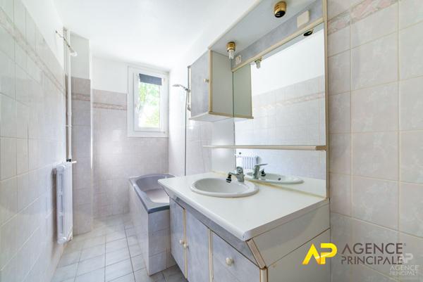 Appartement Rueil Malmaison 3 pièce(s) 55.43 m2 €315 000 ** - Référence 19438