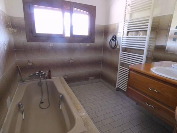 Maison T5 155 M2 dépendance terrain 5987 M2