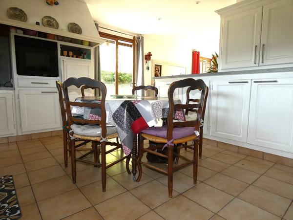 Maison T5 155 M2 dépendance terrain 5987 M2