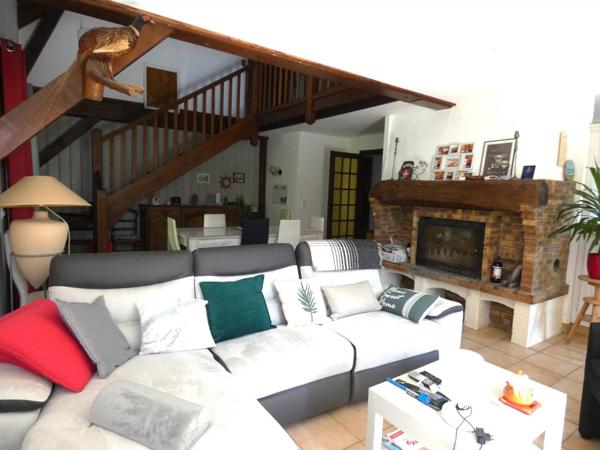 Maison T5 155 M2 dépendance terrain 5987 M2