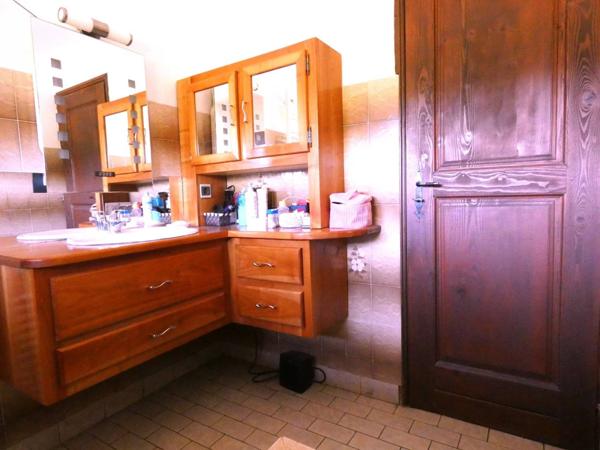 Maison T5 155 M2 dépendance terrain 5987 M2