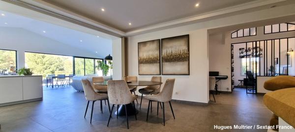 Belle maison 217 m2 / 4 chambres / 2 bureaux / Piscine / Terrain 2607 m2 / 20 minutes de Vienne