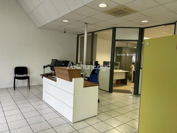 BUREAUX à VENDRE de 491.2 m²