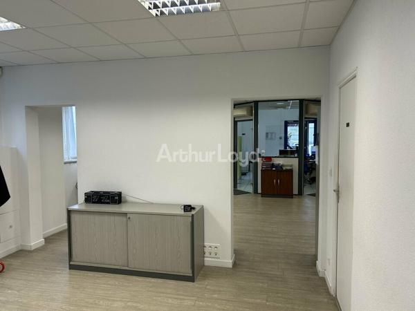 BUREAUX à VENDRE de 491.2 m²