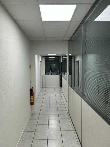 BUREAUX à VENDRE de 491.2 m²