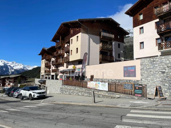 En Savoie (73), à vendre en station de ski, murs commerciaux, bien situé