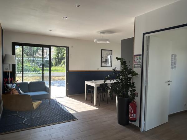 Bureaux à vendre à Saint-Nazaire avec parking privatif et terrasse