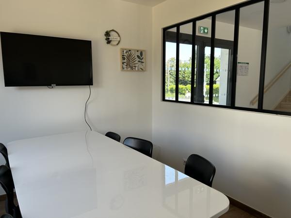 Bureaux à vendre à Saint-Nazaire avec parking privatif et terrasse