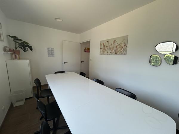Bureaux à vendre à Saint-Nazaire avec parking privatif et terrasse