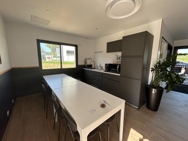 Bureaux à vendre à Saint-Nazaire avec parking privatif et terrasse