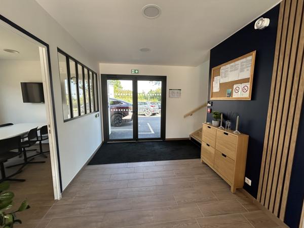Bureaux à vendre à Saint-Nazaire avec parking privatif et terrasse
