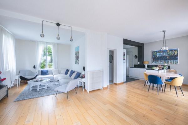 VILLENNES-SUR-SEINE – PROPRIÉTÉ DE CHARME AU CŒUR D’UN ENVIRONNEMENT PRIVILÉGIÉ