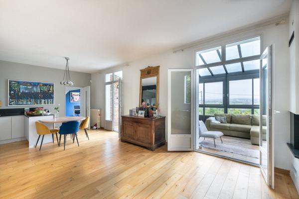 VILLENNES-SUR-SEINE – PROPRIÉTÉ DE CHARME AU CŒUR D’UN ENVIRONNEMENT PRIVILÉGIÉ