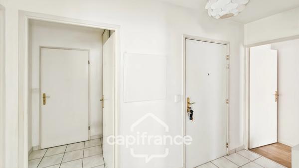 Bel appartement familial -lumineux avec balcon- 2 places de stationnement- suite parentale.