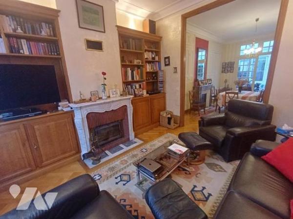 QUARTIER HENRIVILLE : Charmante maison de 197 m² avec JARDIN et 2 GARAGES