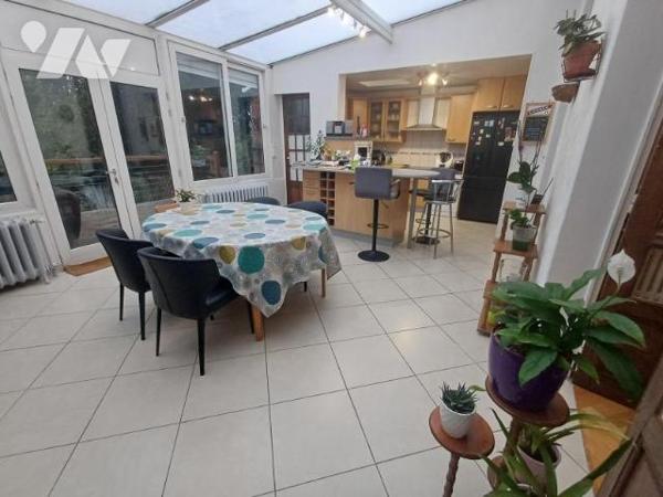 QUARTIER HENRIVILLE : Charmante maison de 197 m² avec JARDIN et 2 GARAGES