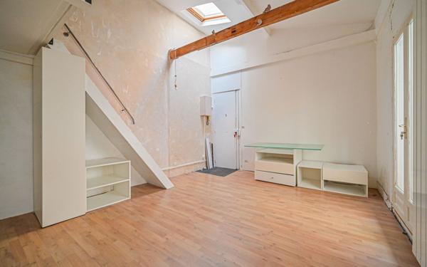 Appartement à vendre    2 pièces • 33 m2 Paris 20