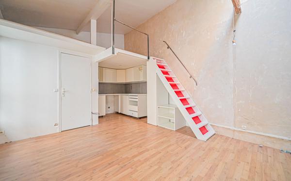 Appartement à vendre    2 pièces • 33 m2 Paris 20