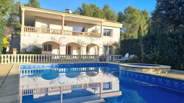 Élégante villa de plus de 300 m2 avec piscine au cœur du Plan des 4 Seigneurs à Montpellier