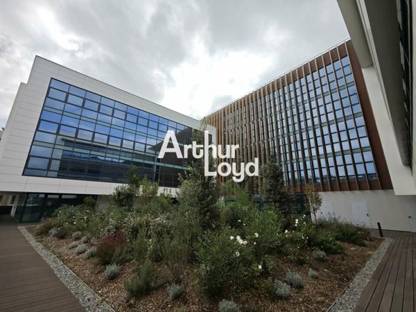 A LOUER SURFACE DE BUREAUX NEUFS AMENAGES DANS IMMEUBLE DERNIERE GENERATION