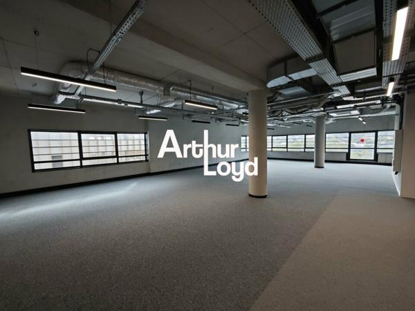 A LOUER SURFACE DE BUREAUX NEUFS AMENAGES DANS IMMEUBLE DERNIERE GENERATION