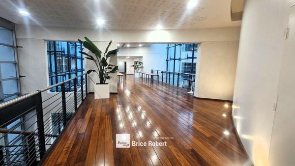 Bureaux à louer à Lyon 9e quartier Vaise avec accueil et cafétéria commune