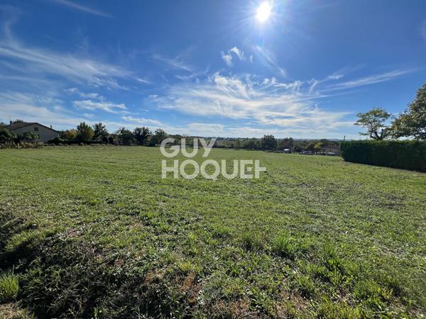 CARLUS - Terrain de 2678m² constructible.