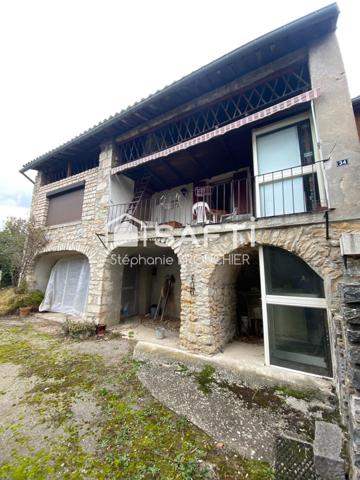 Maison de village avec grand terrain et gites