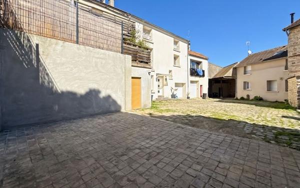 Maison à vendre    2 pièces •  Saulx-les-Chartreux