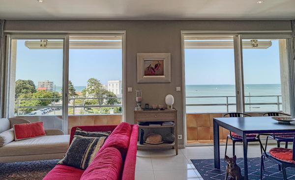 Appartement
                                                                                                                                                                                                                                                                                                                        3 pièce(s)                                                                                                                                                                                                          2 chambre(s)                                                                                                                                                                                                          83  m²