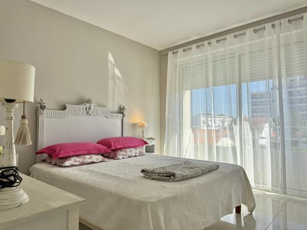 Appartement
                                                                                                                                                                                                                                                                                                                        3 pièce(s)                                                                                                                                                                                                          2 chambre(s)                                                                                                                                                                                                          83  m²