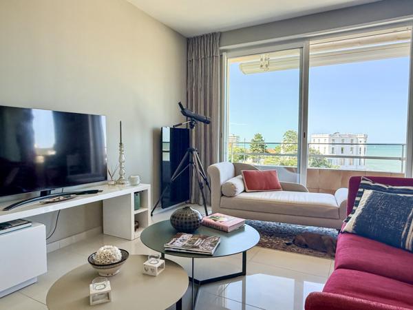 Appartement
                                                                                                                                                                                                                                                                                                                        3 pièce(s)                                                                                                                                                                                                          2 chambre(s)                                                                                                                                                                                                          83  m²