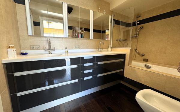 Appartement à vendre    4 pièces • 155,83 m2 La Rochelle