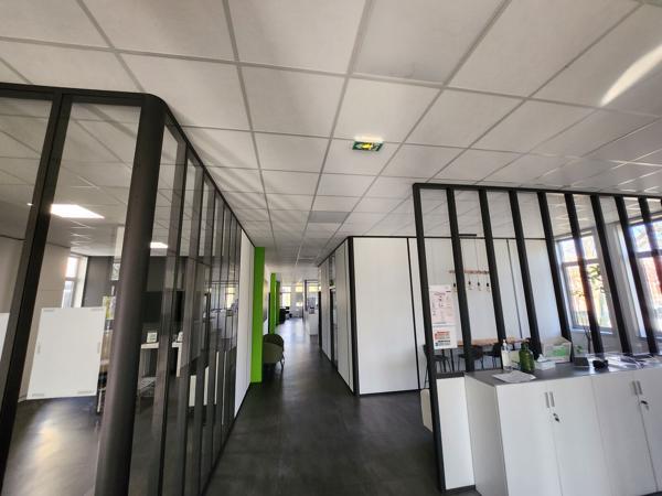Bureaux à louer à Eragny parc gardienné et régisseur sur site