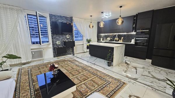 Saint-Étienne (42100) Appartement T3 de 86m² entièrement refait à neuf - Rue des Docteurs Charcot