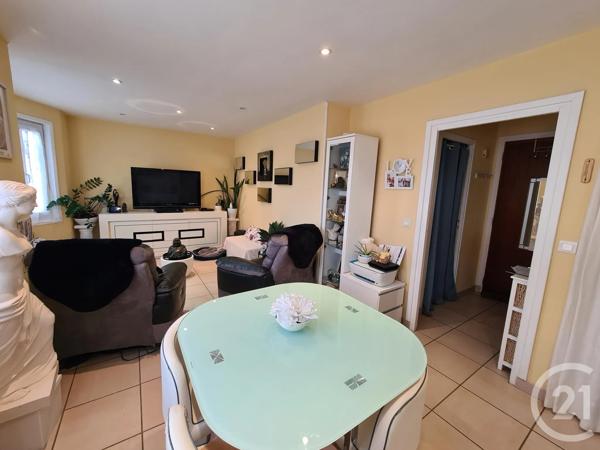 Appartement F3 à vendre  3 pièces - 70 m 2   AGON COUTAINVILLE  - 50