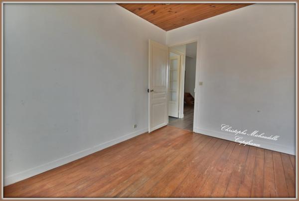 Christophe Michaudelle Capifrance, vous propose : 3 pièces 42 m² à Nanteuil lès Meaux secteur recherché - centre ville commerces et transports à pied - appartement 2è étage en duplex -