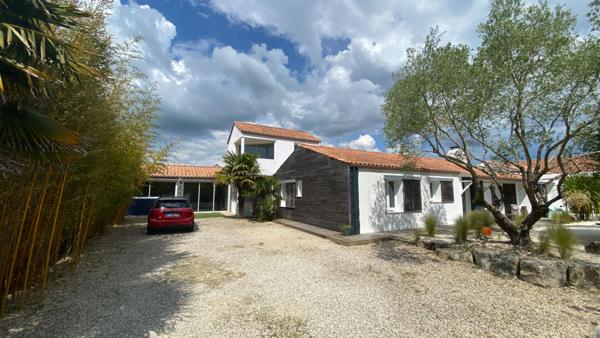 Maison de 300 m², 5 chambres à proximité des plages !