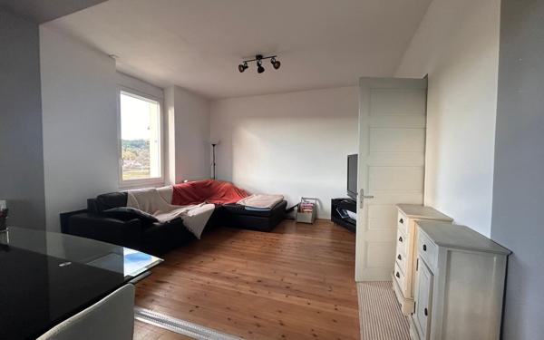 Maison à louer    4 pièces •  Laurac-en-Vivarais