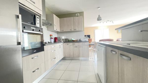 Maison
         5 pièces
        - 110 m² Exclusivité 416 000 €*
