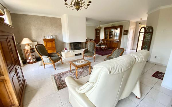 Maison à vendre    5 pièces • 148 m2 Mandres-les-Roses