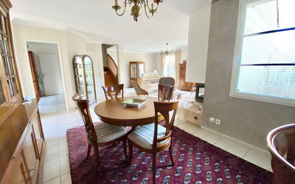 Maison à vendre    5 pièces • 148 m2 Mandres-les-Roses