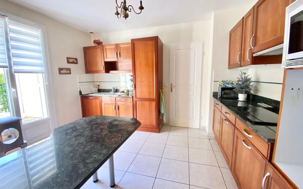 Maison à vendre    5 pièces • 148 m2 Mandres-les-Roses