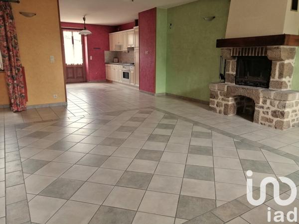 Maison rustique 4 pièces de 90 m² à Chantrigné (53300)