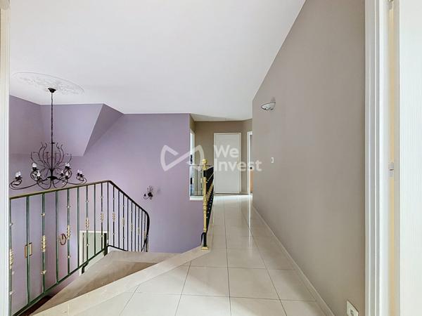 Villa familiale d'exception – 217 m², parc arboré de 5 010 m², piscine, jacuzzi et sauna, à 5 minutes du centre de Laval