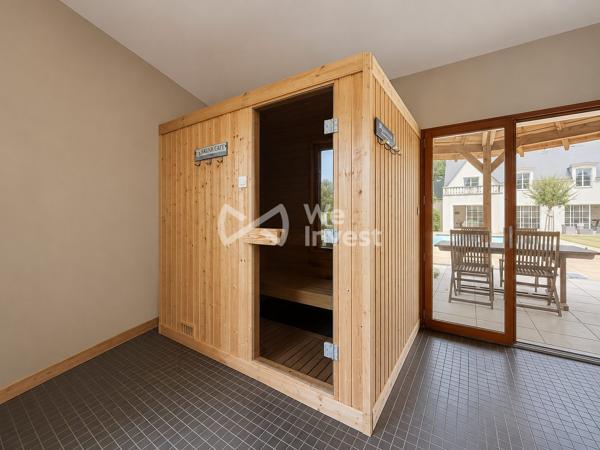 Villa familiale d'exception – 217 m², parc arboré de 5 010 m², piscine, jacuzzi et sauna, à 5 minutes du centre de Laval