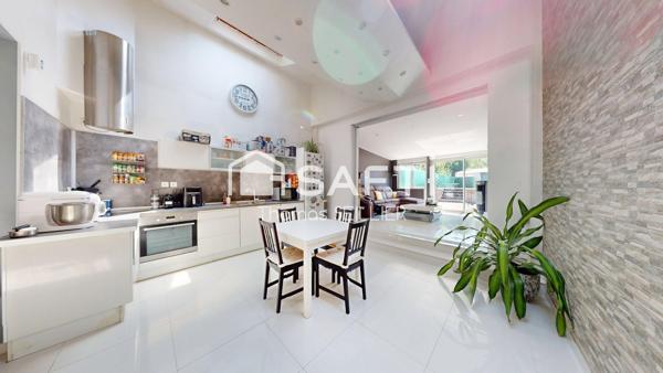 ROUBAIX – MAISON 1930 RÉNOVÉE, 3 CHAMBRES, BUREAU ET JARDIN DE 150 M²