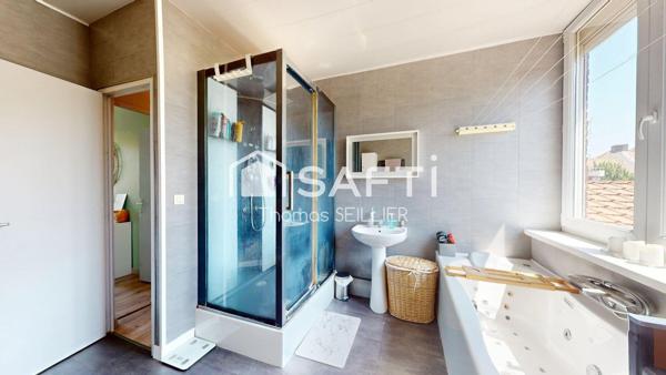 ROUBAIX – MAISON 1930 RÉNOVÉE, 3 CHAMBRES, BUREAU ET JARDIN DE 150 M²