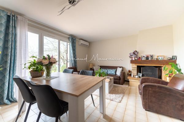 Maison bien entretenue avec joli jardin