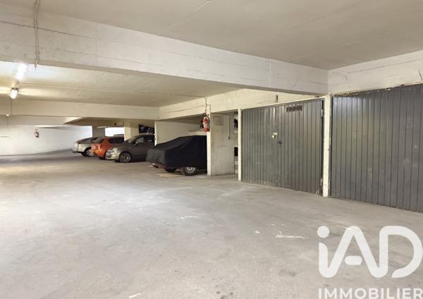 Parking à vendre 300 m² Paris 18